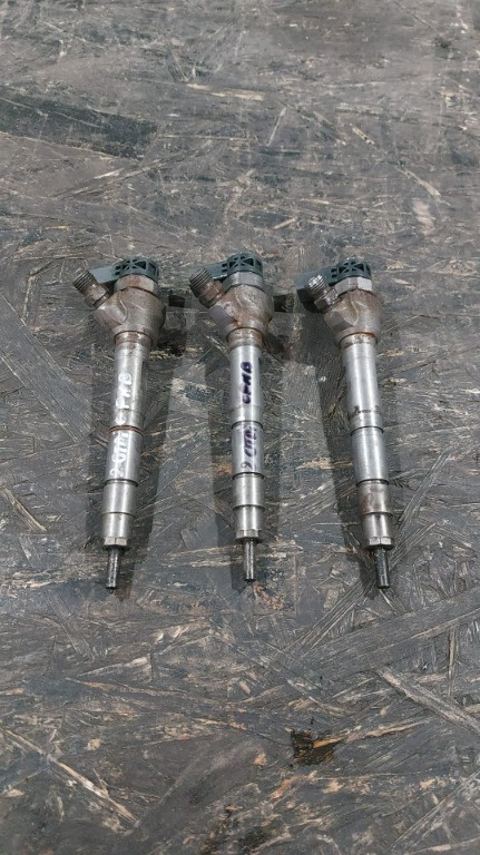 Injector 03L130277J CFH CFHA CFHB CFHC CFHD CFHF Volkswagen 2.0TDI Euro 5 - imagine 1