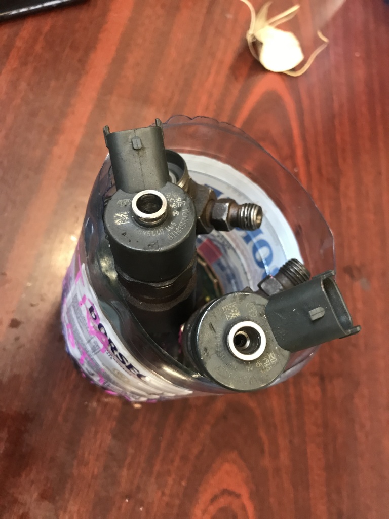 Injector 045110165 Opel Zafira B 1.9 cdti Z19DTL