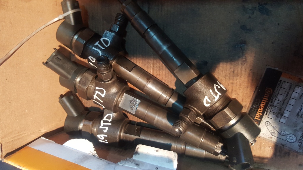 Injector 1.9 jtd cod:0445110119