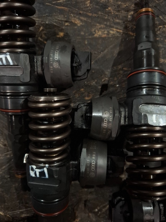 Injector 1.9 tdi ATJ/AJM 115cp 038130073AJ Passat B5 Bora A4 - imagine 2
