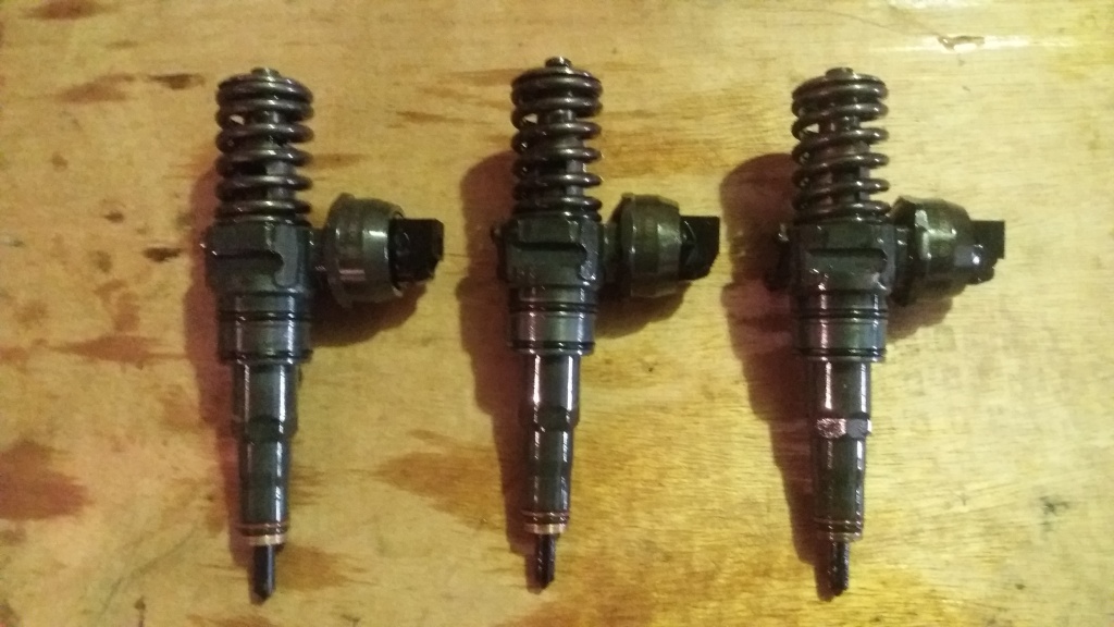 Injector 1.9 tdi cod motor AXR cod Bosch 414720215