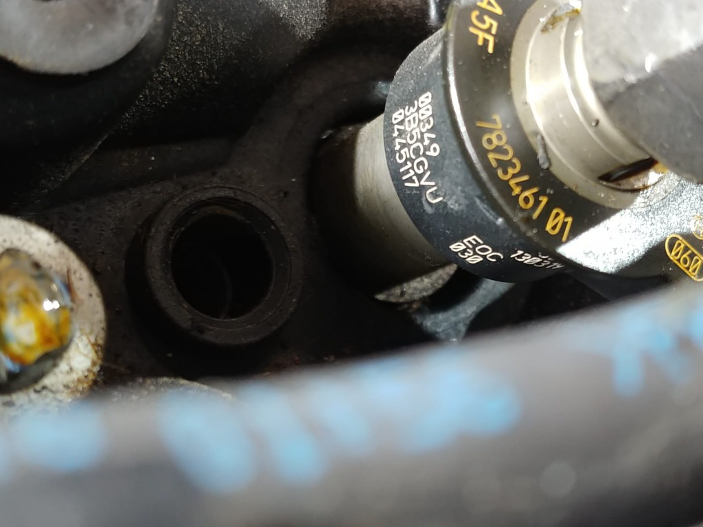 Injector 2.0 d 3.0 d bmw seria 5 f11 f10 f07 seria 1 f20 f21 seria x3 f25 seria 3 f31 f80 f30 0445117030