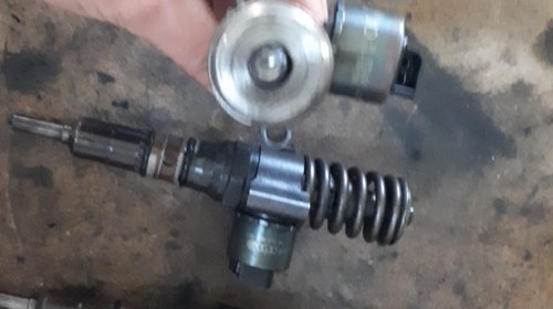 Injector 2.0 TDI 16v 103kw VW / Seat / Skoda, cod 03G130073B