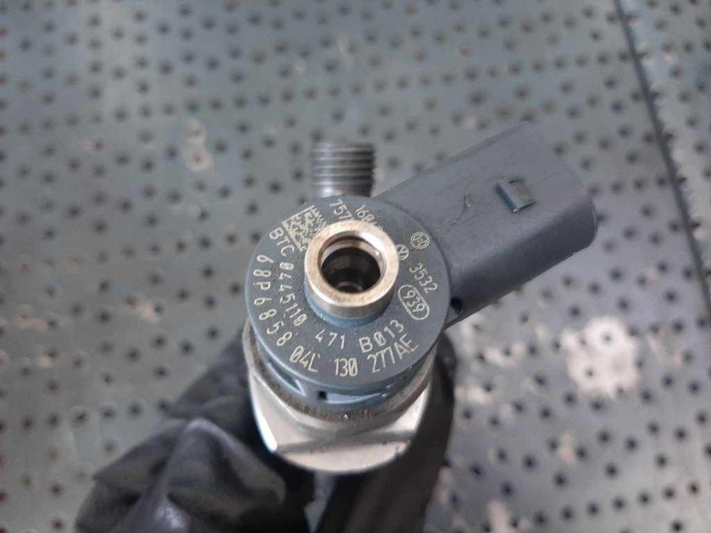 Injector 2.0 tdi audi q5 q3 8u a3 8v a4 