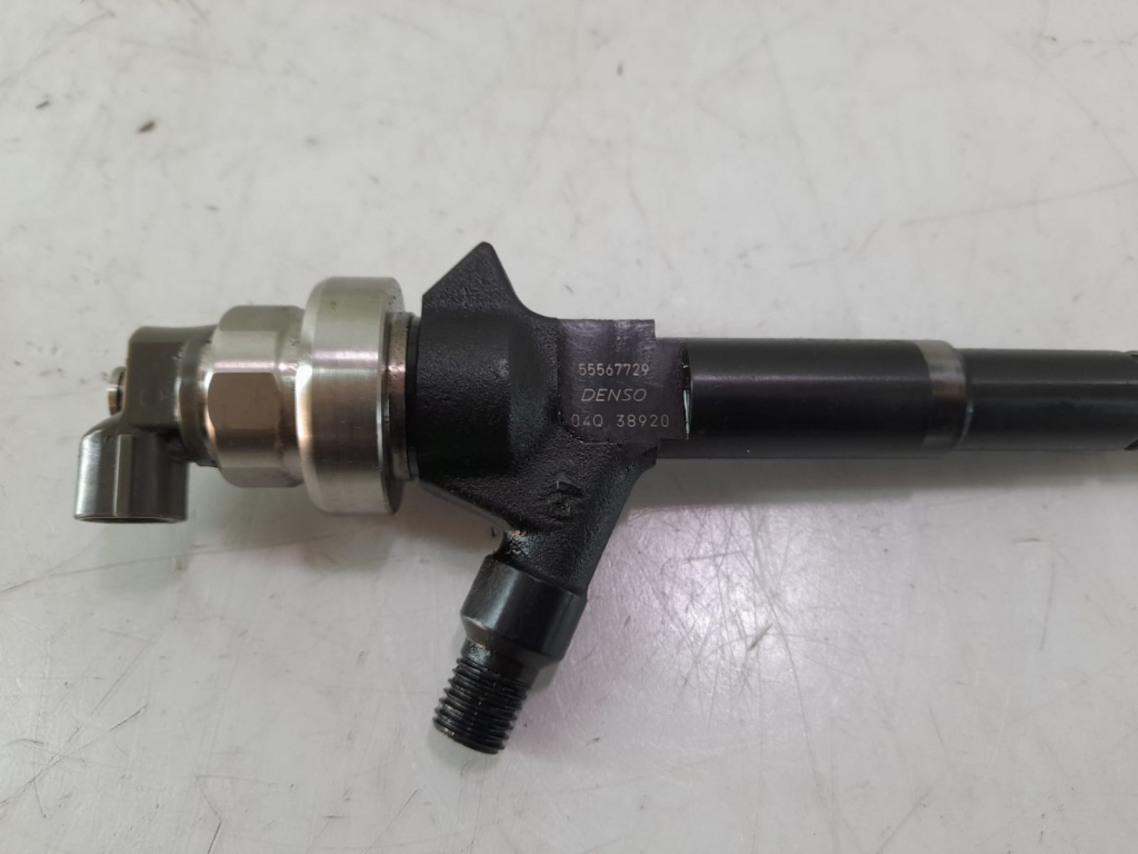 Injector 55567729 1.7 cdti A17DTS Opel M