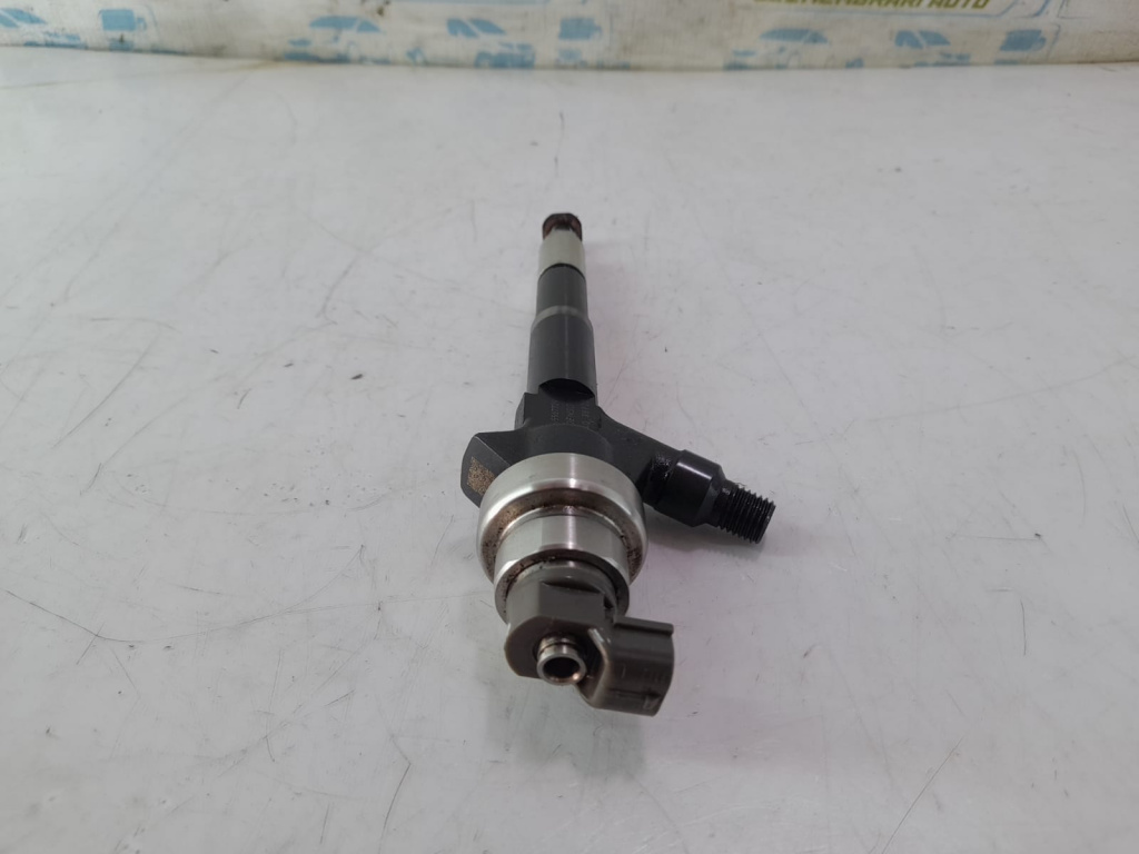 Injector 55567729 1.7 cdti A17DTS Opel M