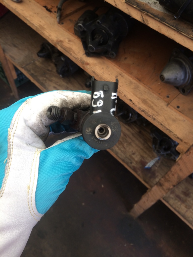 Injector alfa romeo 159 2.4 jtd cod....0445110213