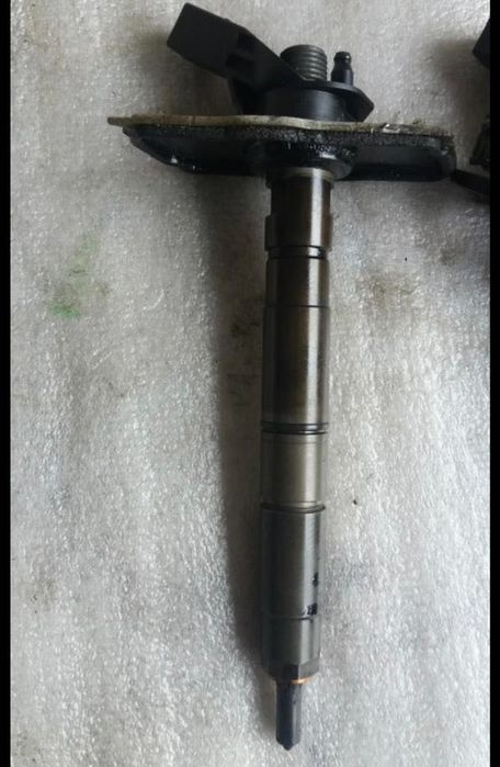 Injector Audi A4 A5 A6 Q5 Q7 Touareg Cayenne 05913