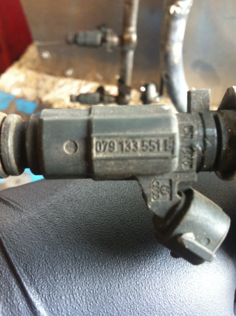 Injector Audi A4 A6 A8 VW Phaeton 4.2 co