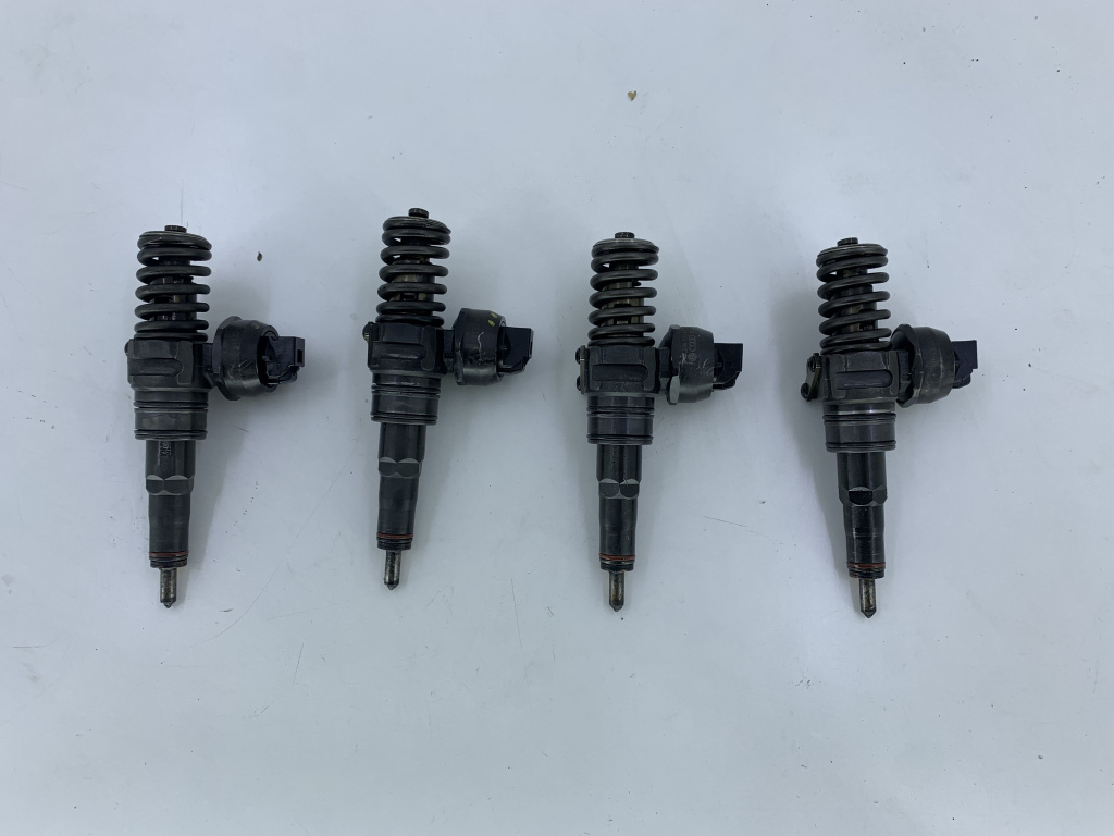Injector Audi A4 B7 BPW / 2.0 TDI 2004-2008 D7-9-9 038130073BJ DezP: 31558