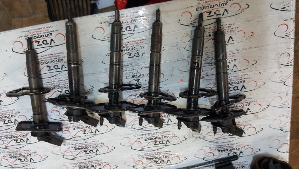Injector Audi A6 3.0 2002 cod motor ADT