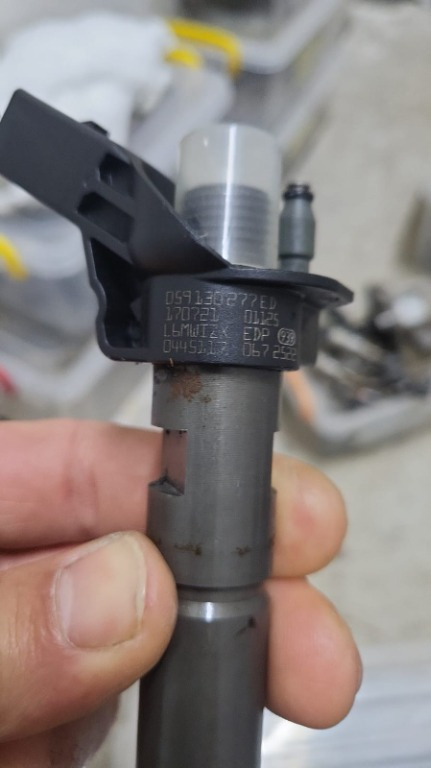 Injector Audi A8 / A6 / A7 - prezent 3.0 TDI cod: 059130277ED - PRET PER BUCATA