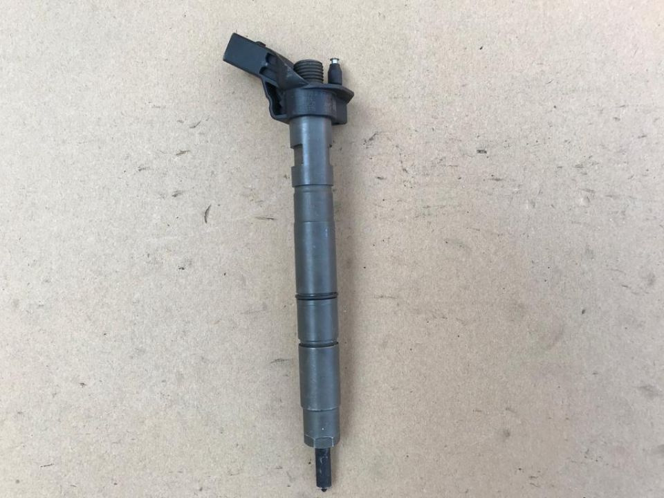 Injector Audi/VW 3.0 TDI, A4, A6, A8, Q7 Cod piesa