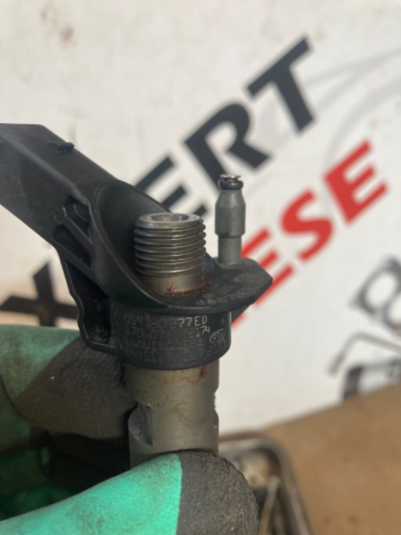 Injector crt 3.0 tdi audi a6 4g c7 a4 b9
