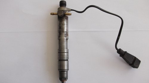Injector cu senzor fir golf 3 1.9 tdi 66 kw 90 cp