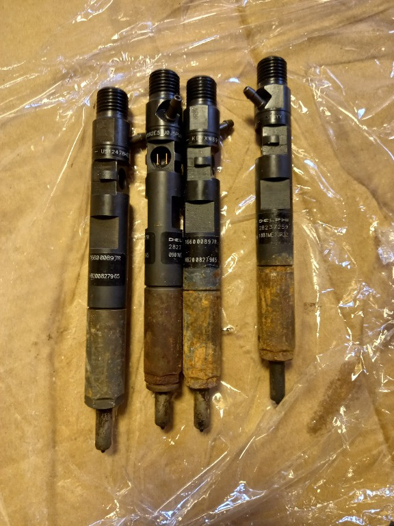 Injector Dacia Duster 1.5 DCI Euro 5 90CP cod 1660