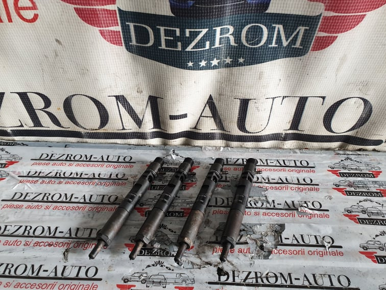 Injector Dacia Logan I 1.5 dCi 88cp cod piesa : 8200827965