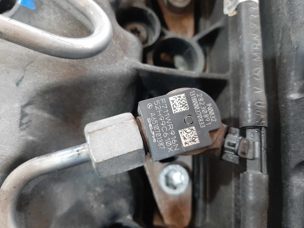 Injector delphi mercedes a-class w176 b-
