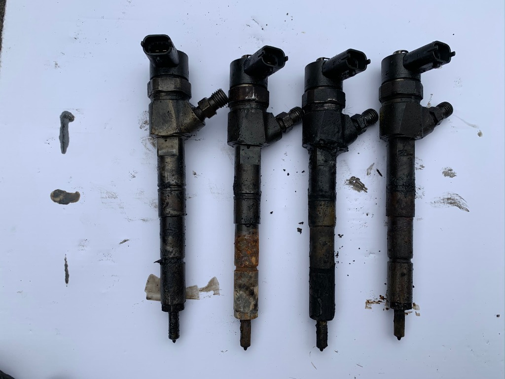 Bosch 0445110159 Diesel Injector - 4x Set For Opel Astra H, Vectra C, Zafira B 1.9 CDTI (Seller Refurbished, Core Deposit Required)