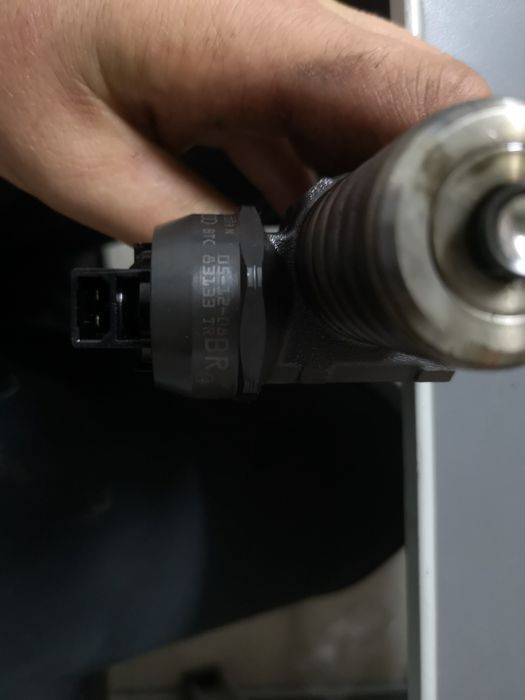 Injector injectoare 2.5 tdi axe 174 cp v