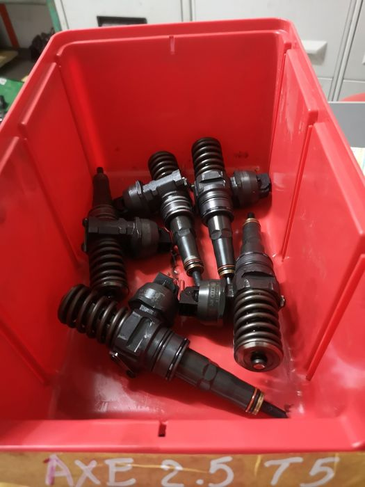 Injector injectoare 2.5 tdi axe 174 cp v