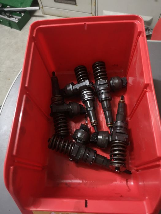 Injector injectoare 2.5 tdi axe 174 cp vw t5 caravelle multivan 2006