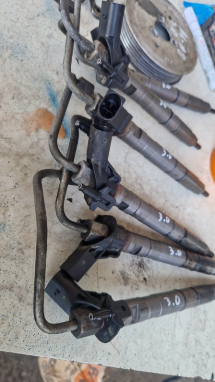 Injector / injectoare Audi A4 A5 A6 A8 T