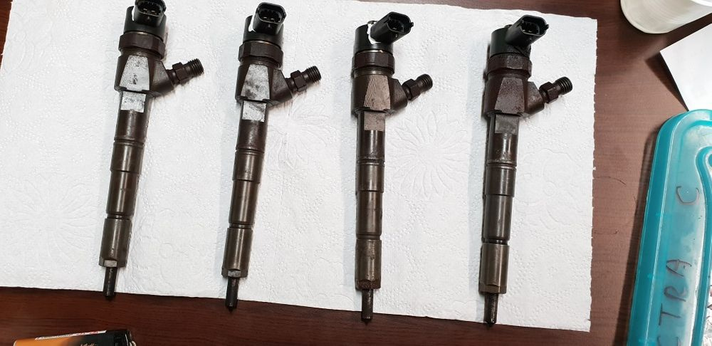 Injector injectoare Opel 1.9 cdti 150 cp Z19DTH Vectra Astra Zafira
