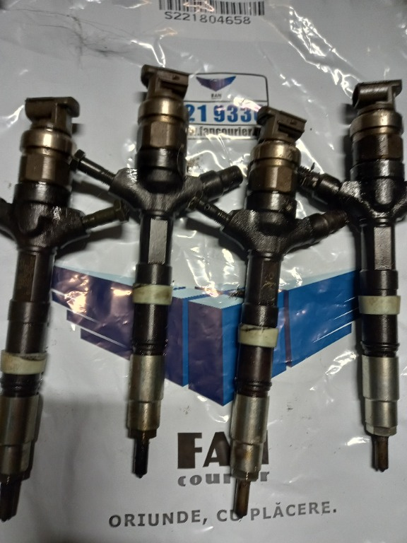 Injector 23670 0g010 toyota avensis noi si sh de vanzare - TU