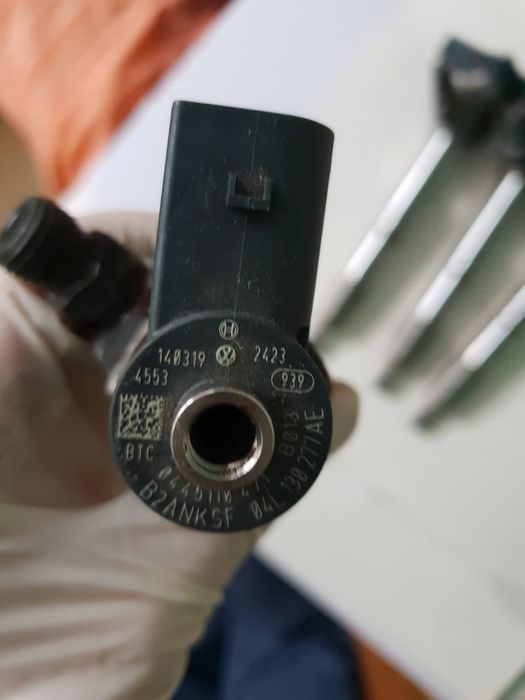 Injector injectoare vw 2.0 tdi CNH passa