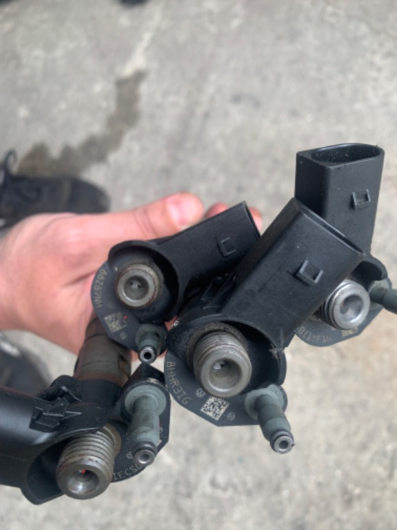 Injector / Injectoare VW Jetta 2.0 TDI m