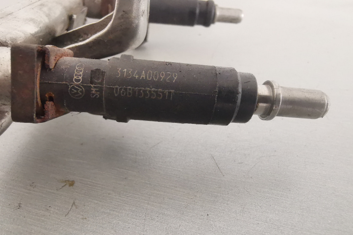 Injector Injector cod 06B133551T, Audi A4 (8E2, B6
