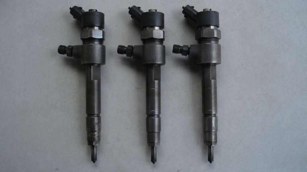 Injector Lancia Thesis 2.4 JTD 2001-2009 oe cod 0445110119 injector 1.9 jtd 2.4 jtd lancia/fiat/alfa