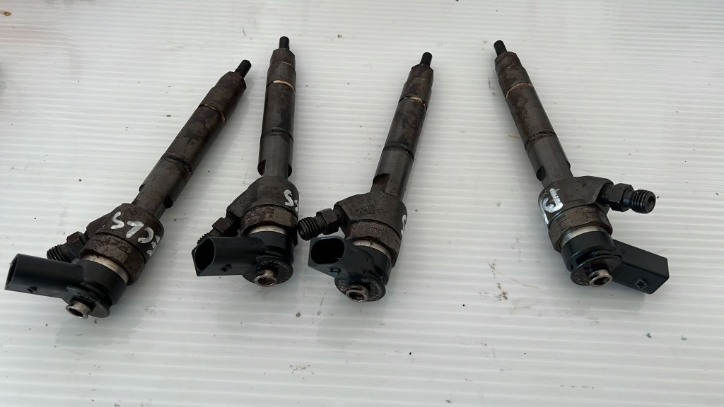 Injector Mercedes a class , b class 2.0 cdi cod: 0445110167 a6400700787