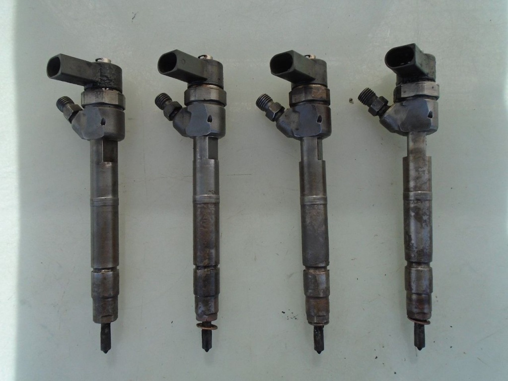 Injector Mercedes Sprinter 2.2 cdi 213 CDI cod injectoare A6110700587