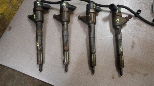 Injector Opel Astra H 1.3 cdti 0445110183