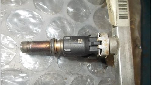 Injector Opel Astra H Z16XER 25380933
