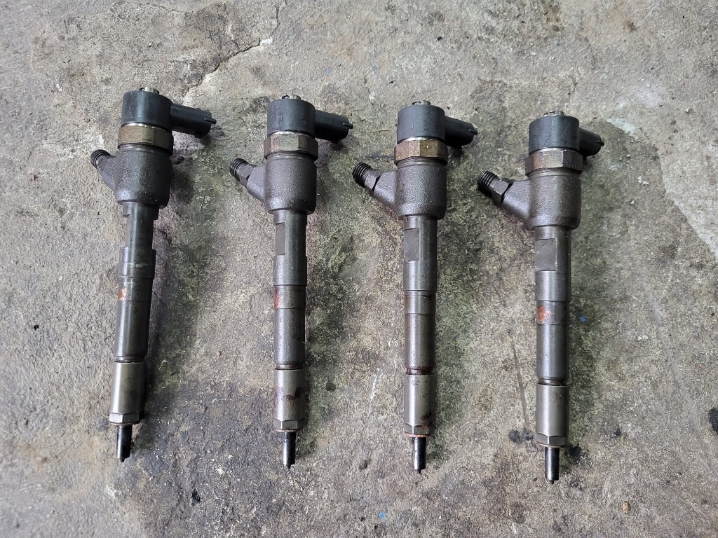 Injector Opel Corsa 1.3 cdti cod :0445110083