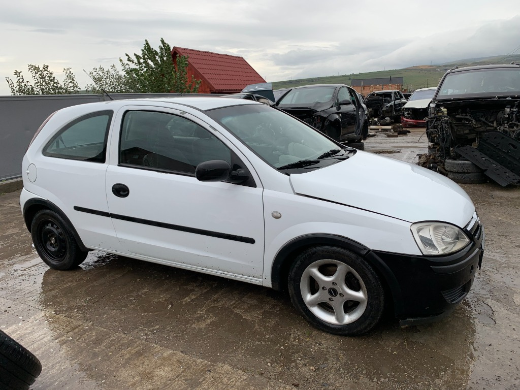 Injector Opel Corsa C 2003 hatchback 1,3