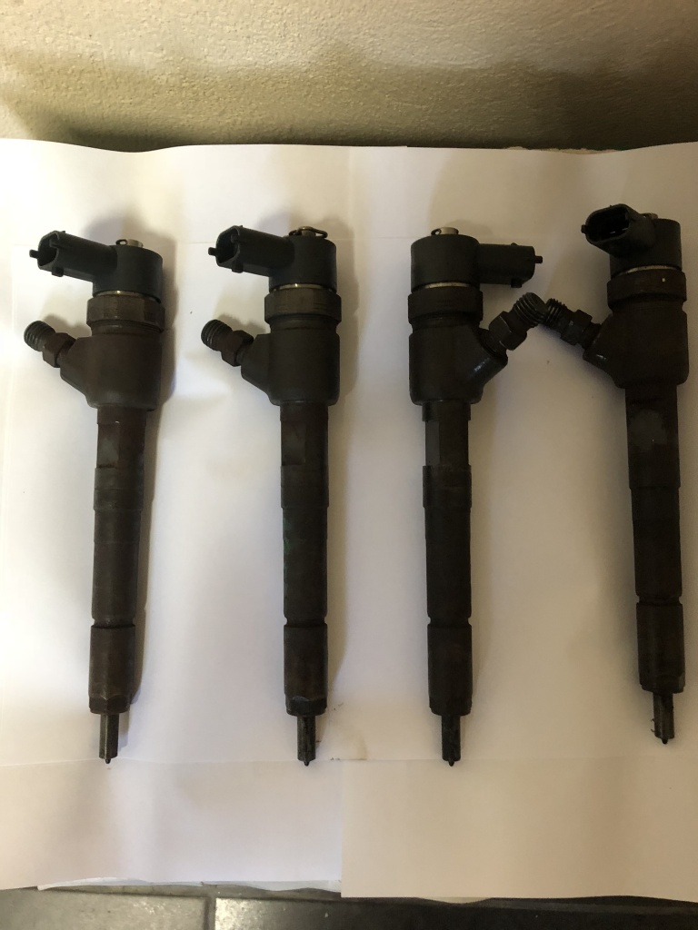 Injector Opel Corsa D / 1.3 CDTI / an 2010 / Cod: 0445110325
