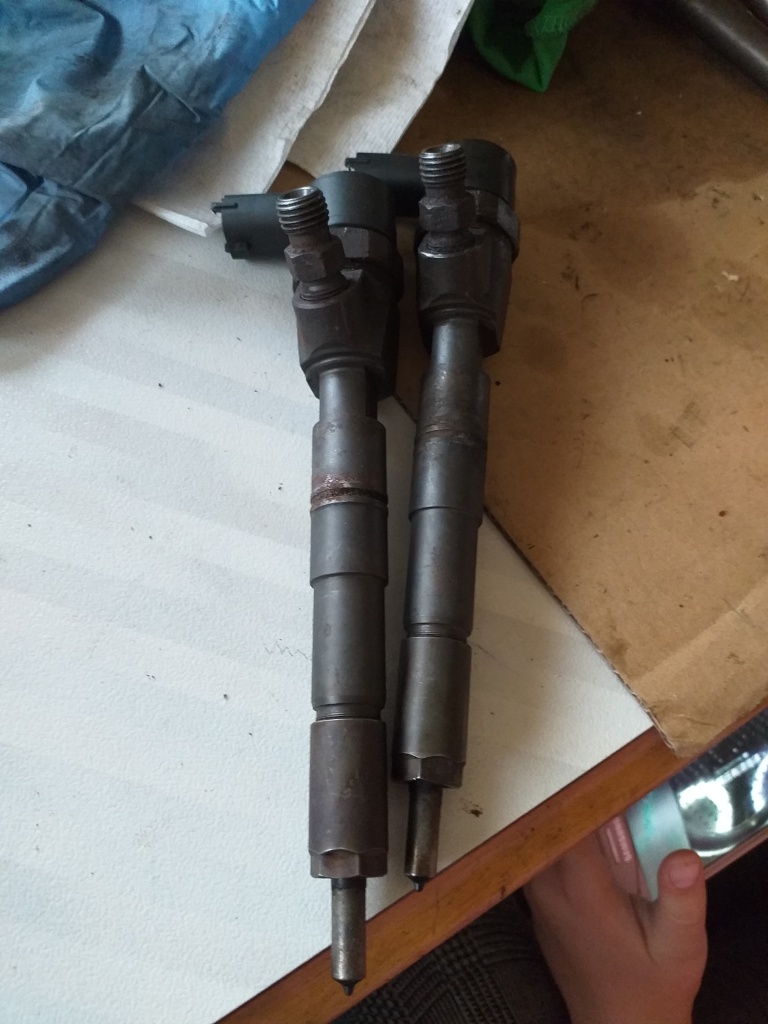 INJECTEUR ALFA ROMEO 156 1.9 JTD 16v 140CV année 2002/2005 EUR 180,00 - FR
