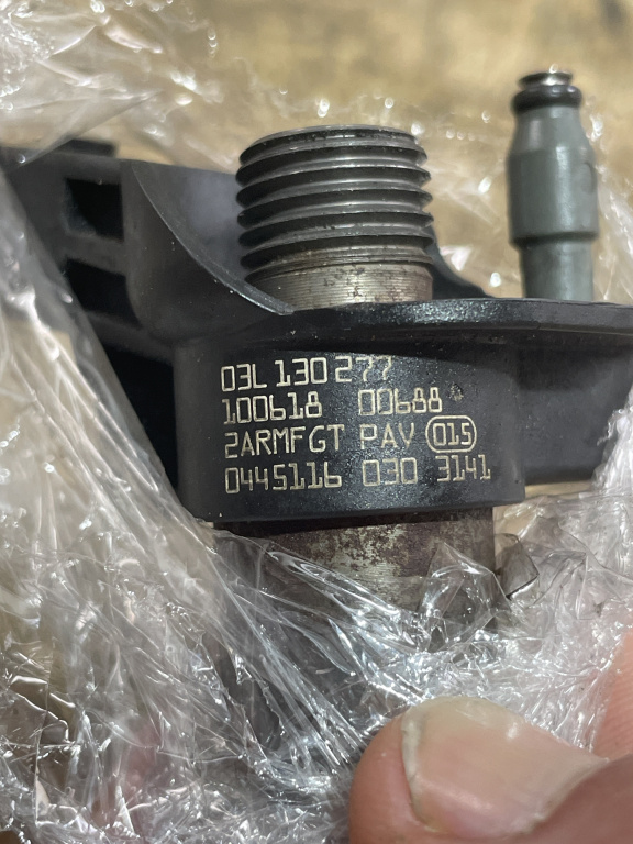 Injector Passat B6 R-Line 2.0TDI 4motion