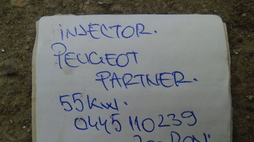 Injector peugeot partner kw55 cod 0445110239