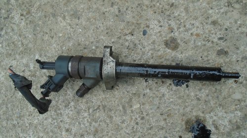 Injector peugeot partner kw55 cod 0445110239