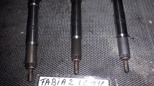 Injector Skoda Fabia 2, combi, 1.6 tdi CAYB 90cp alb COD 03L130277B