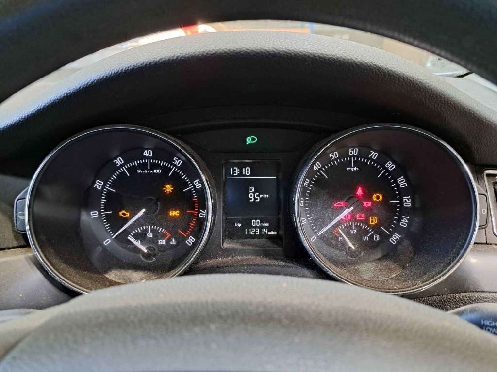 Injector Skoda Superb 2 2011 COMBI 1.4 T