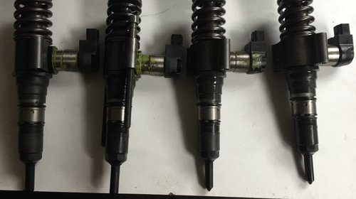 Injector Volkswagen cod 03G130073S Continenta