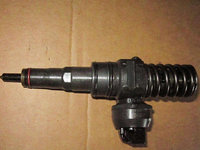 Injector Volkswagen Golf 5(V) Variant 2008 1.9 TDI Diesel Cod motor BLS 105CP/77KW