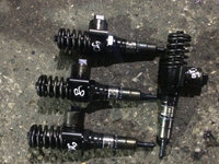 Injector Volkswagen VW Golf 5 [2003 - 2009] Hatchback 5-usi 2.0 TDI MT (140 hp) V (1K1) Cod motor BKD