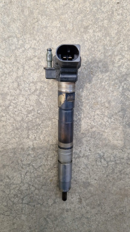 Injector VW 2.0 tdi 140 CP Cod motor CB